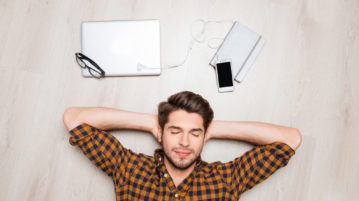 Can I Sleep in My Contact Lenses? man sleeping in contacts